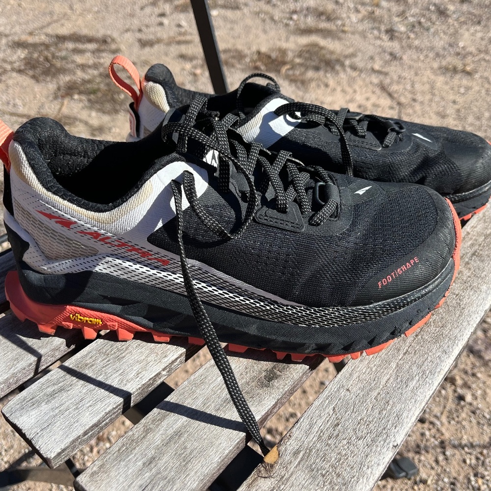 Altra Olympus 4 Women's Size 7.5